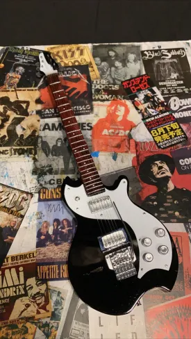 Bon Jovi Miniature Guitar Bon Jovi Miniature Guitar