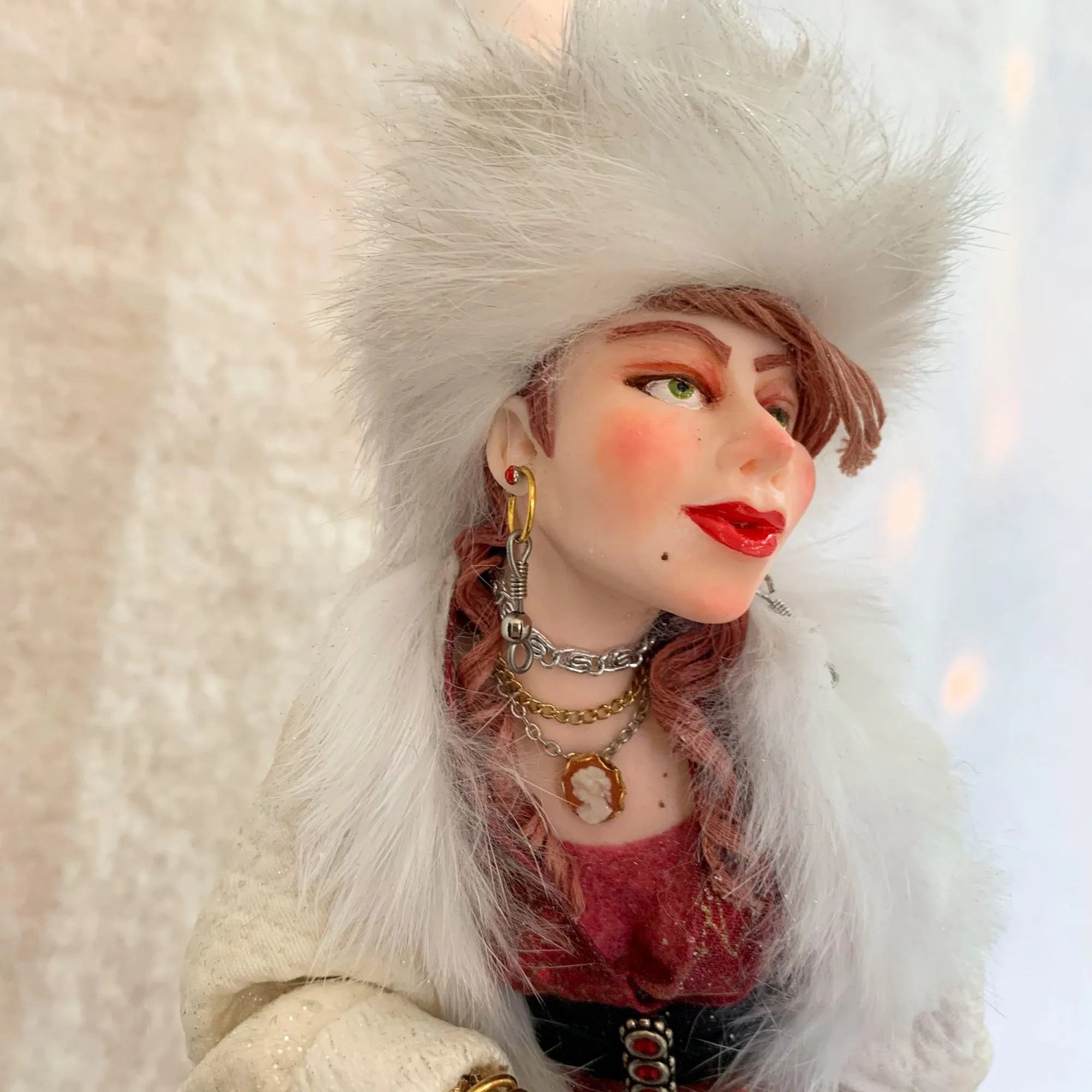 Christmas Shopper Hanging ornament - Festive Christmas ornament - Shopping Queen