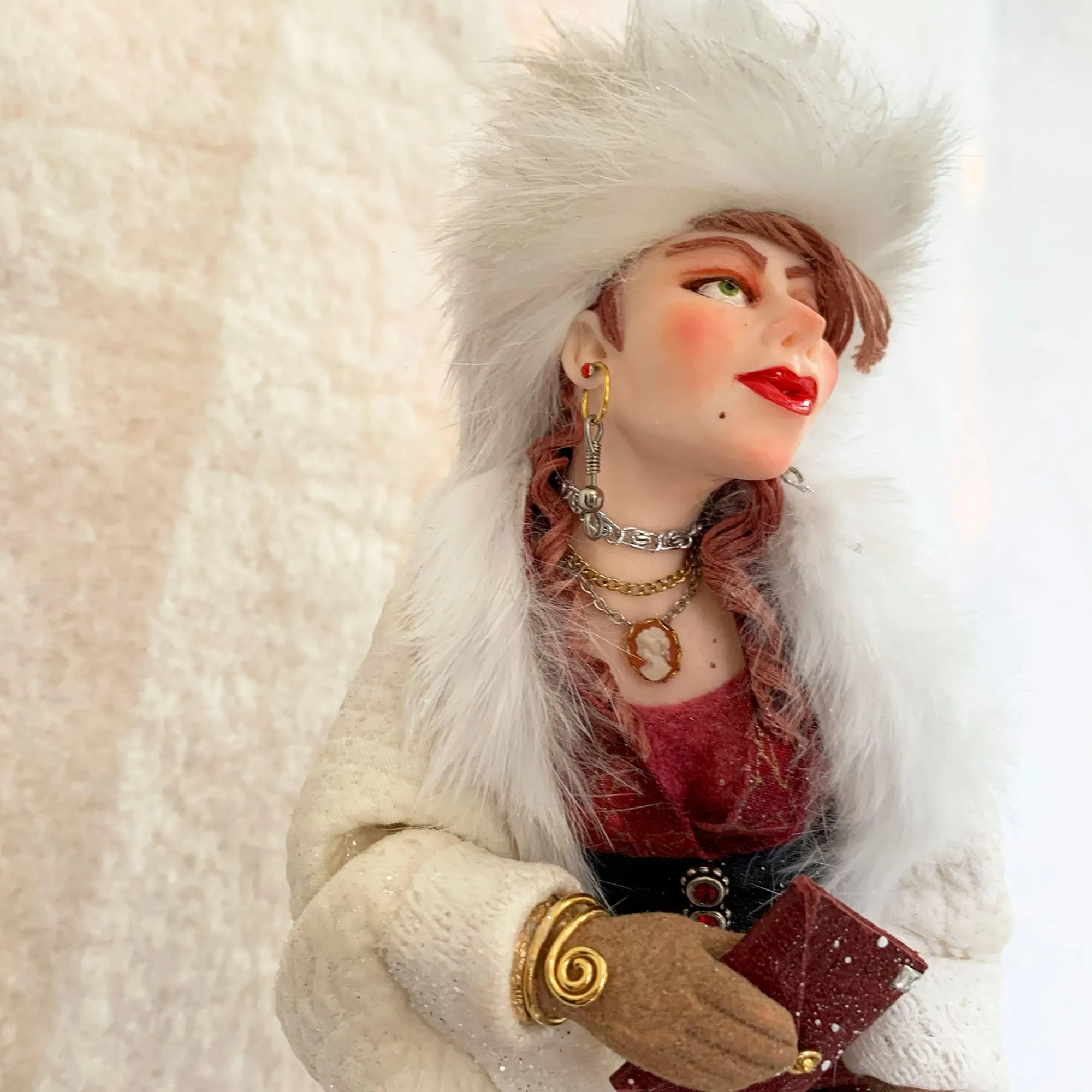 Christmas Shopper Hanging ornament - Festive Christmas ornament - Shopping Queen