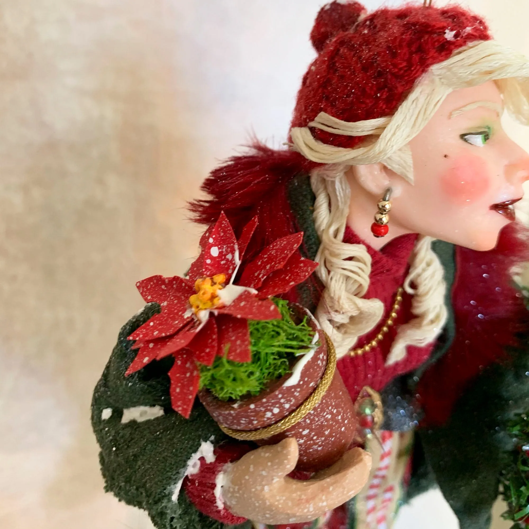Christmas Shopper Hanging ornament - Love to shop - Shopaholic christmas ornament