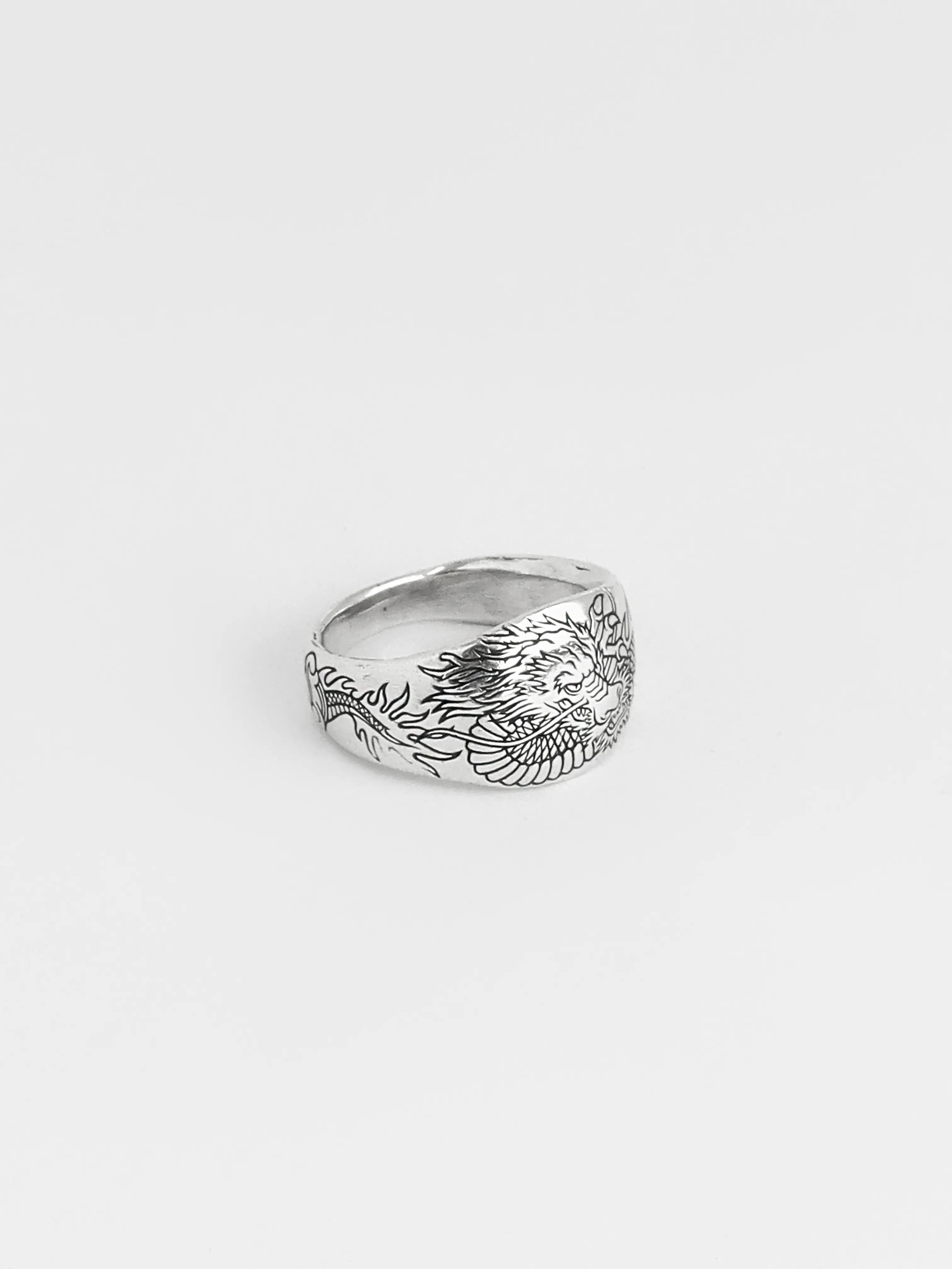 Digby & Iona Smaug Signet Exclusive