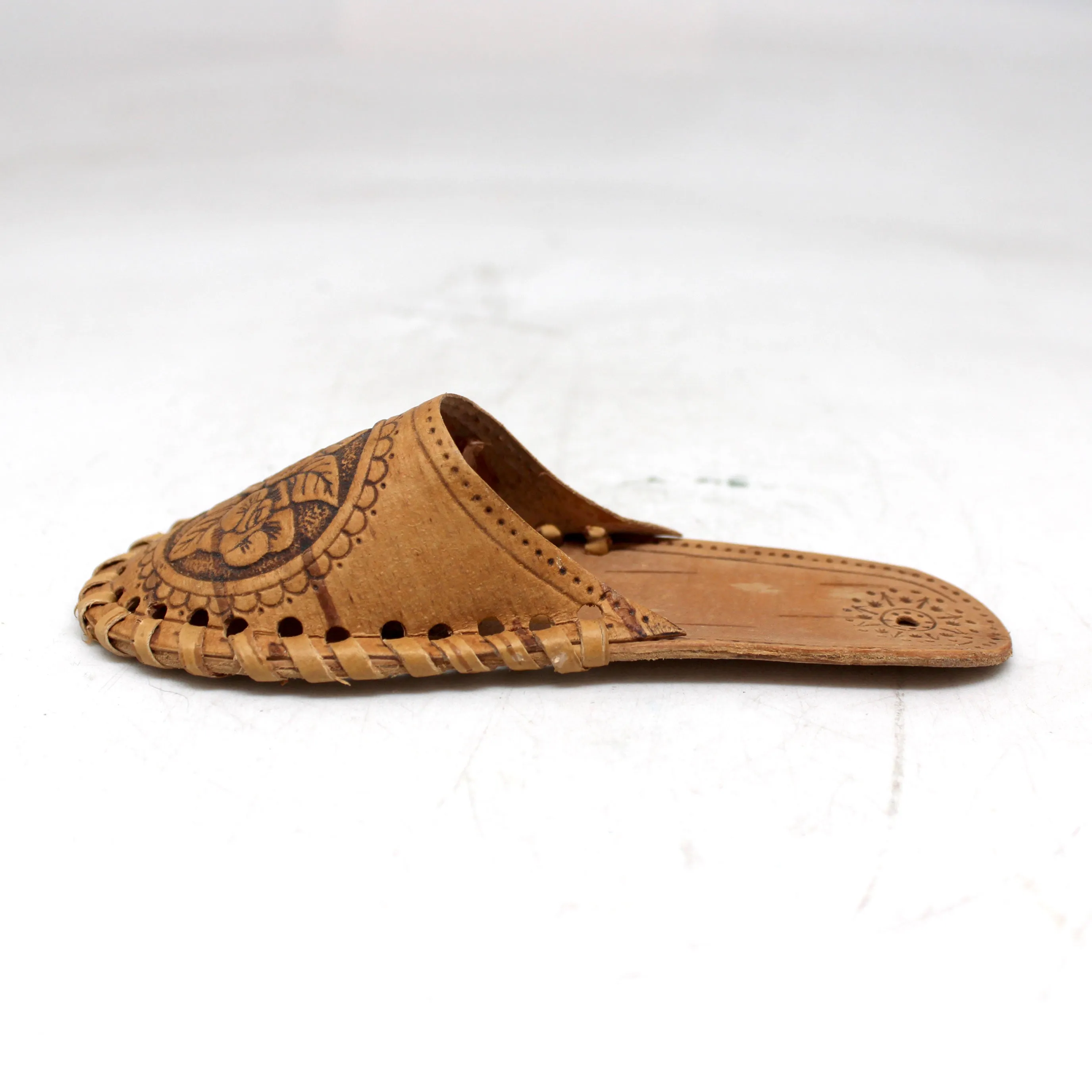 Handcrafted One-of-a-Kind Rose Bouquet Birch Bark Decorative Slipper Souvenir 4.5x2x1, Unique Home Decoration Beautiful Gift Rare Find Collectible