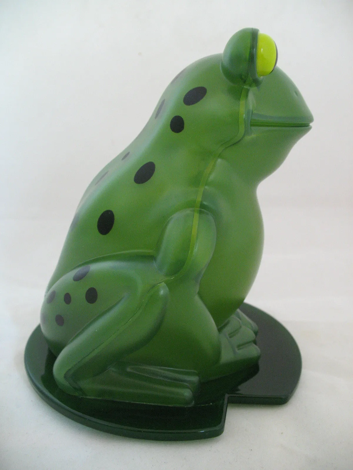NEW NIB BOX AVON Green LIGHTED FROG Plastic FIGURINE Animal Indoor Table Decor