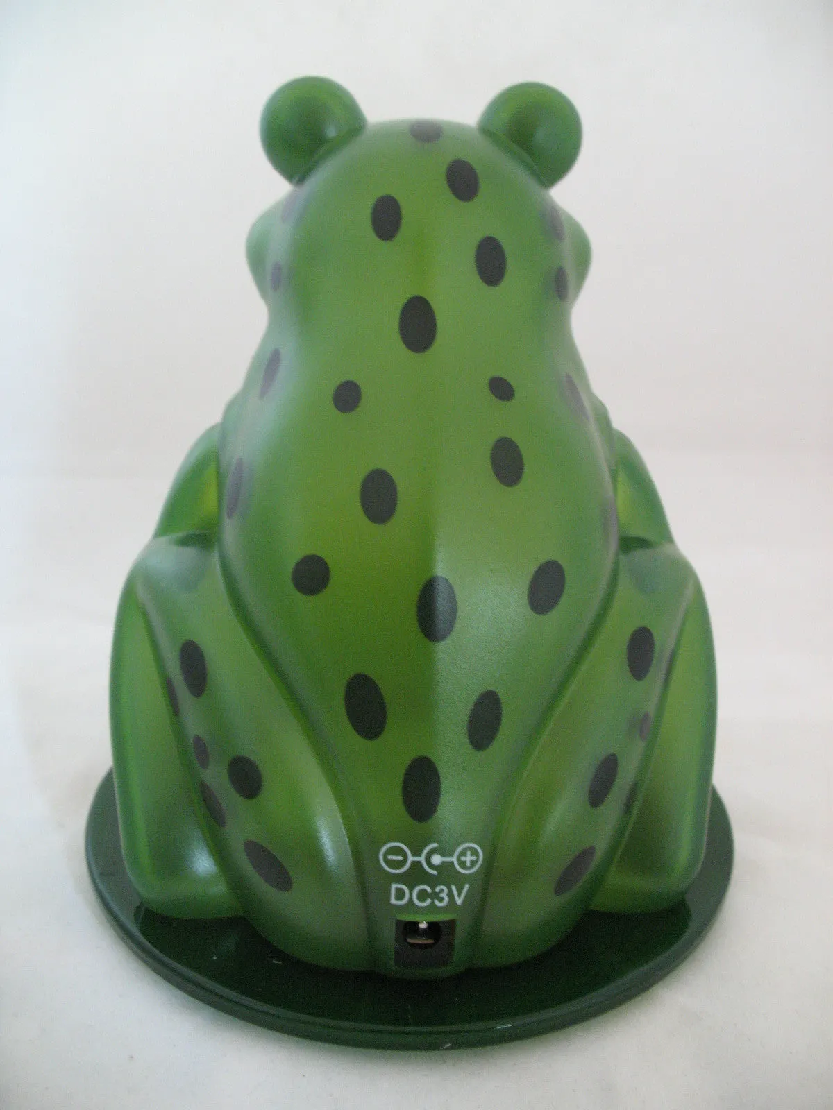 NEW NIB BOX AVON Green LIGHTED FROG Plastic FIGURINE Animal Indoor Table Decor