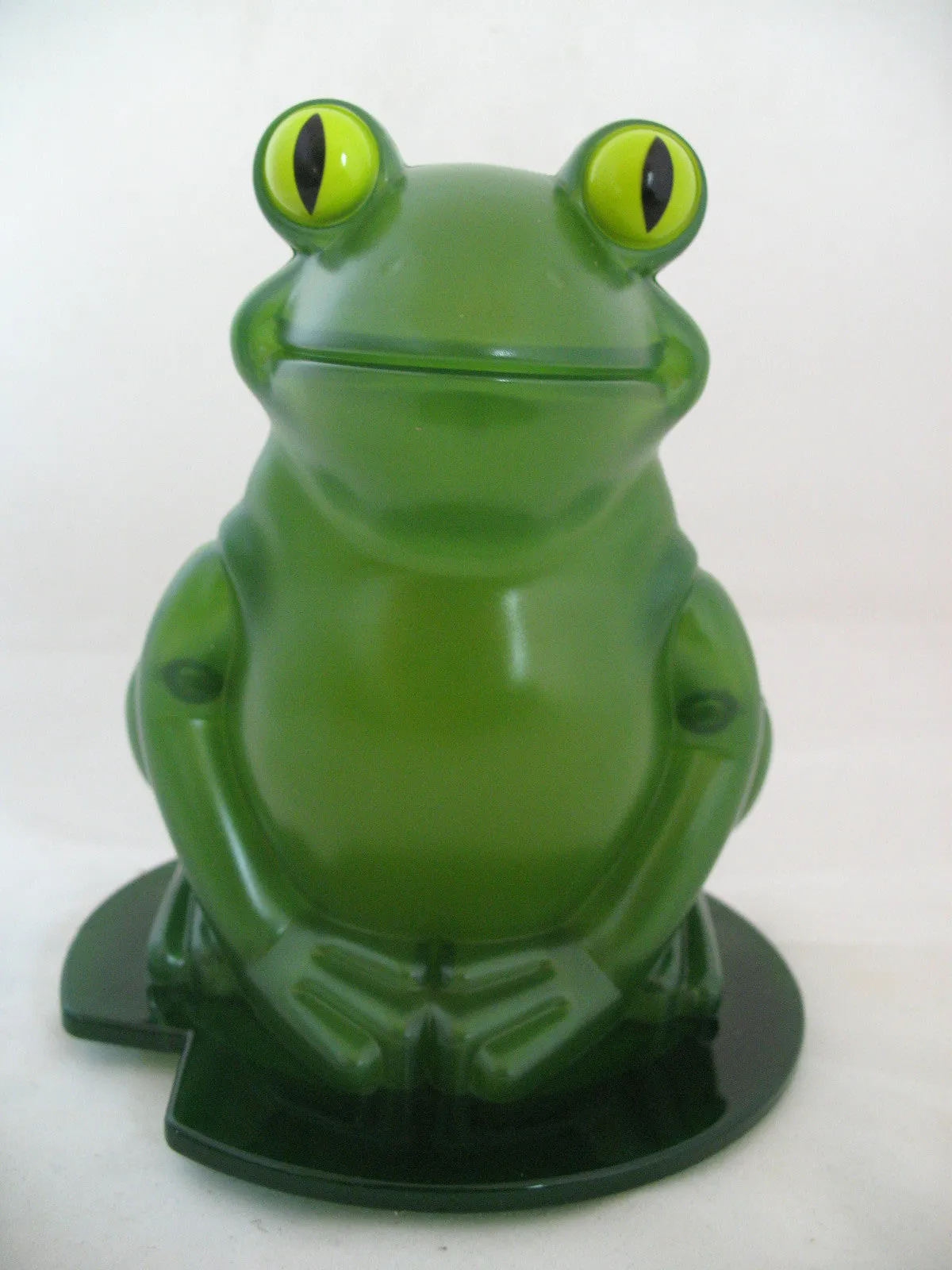 NEW NIB BOX AVON Green LIGHTED FROG Plastic FIGURINE Animal Indoor Table Decor