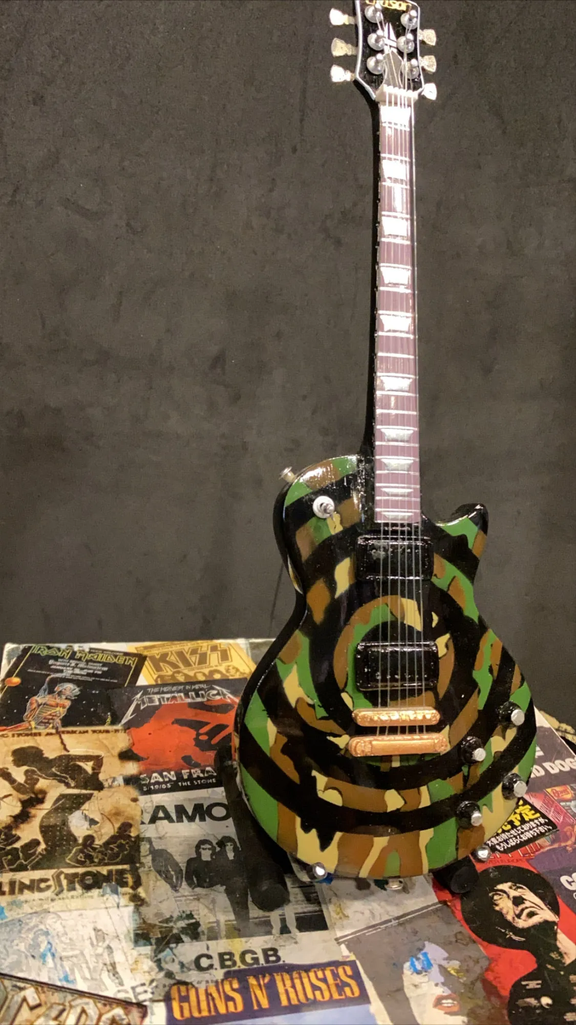 Ozzy Osbourne Zakk Wylde Camo Les Paul Miniature Guitar