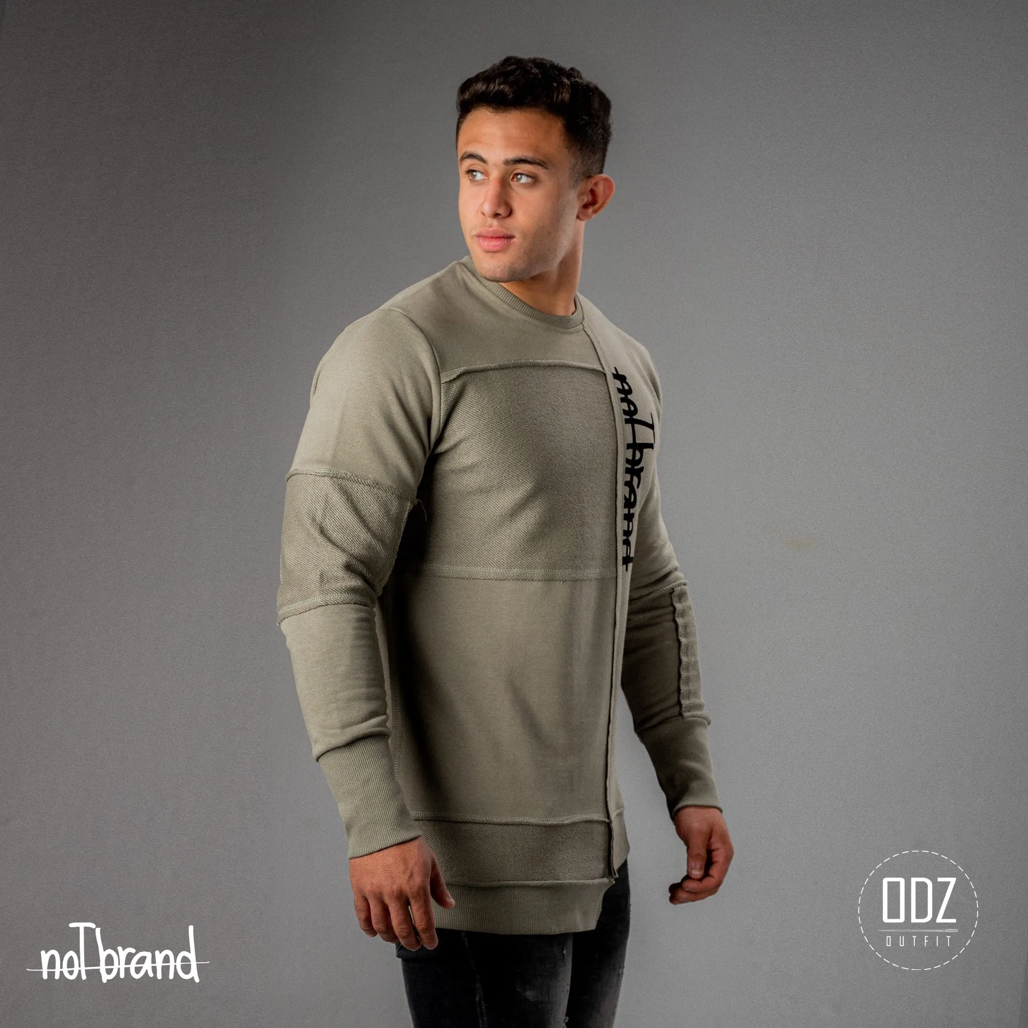 PRINTED CUT&SEW SWEATER
