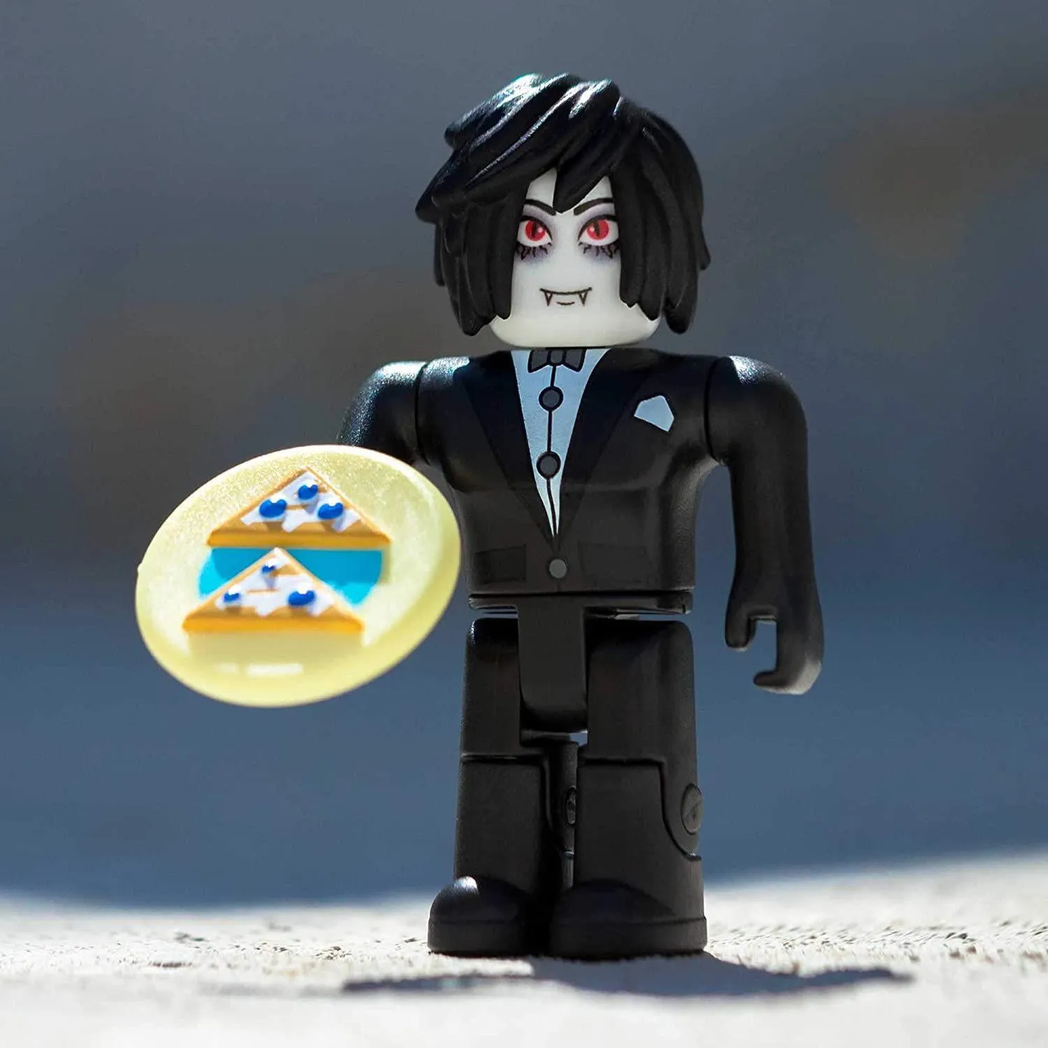 Roblox Celebrity Collection - Series 5 Mystery Figure 1-Pack [Includes 1 Exclusive Virtual Items]