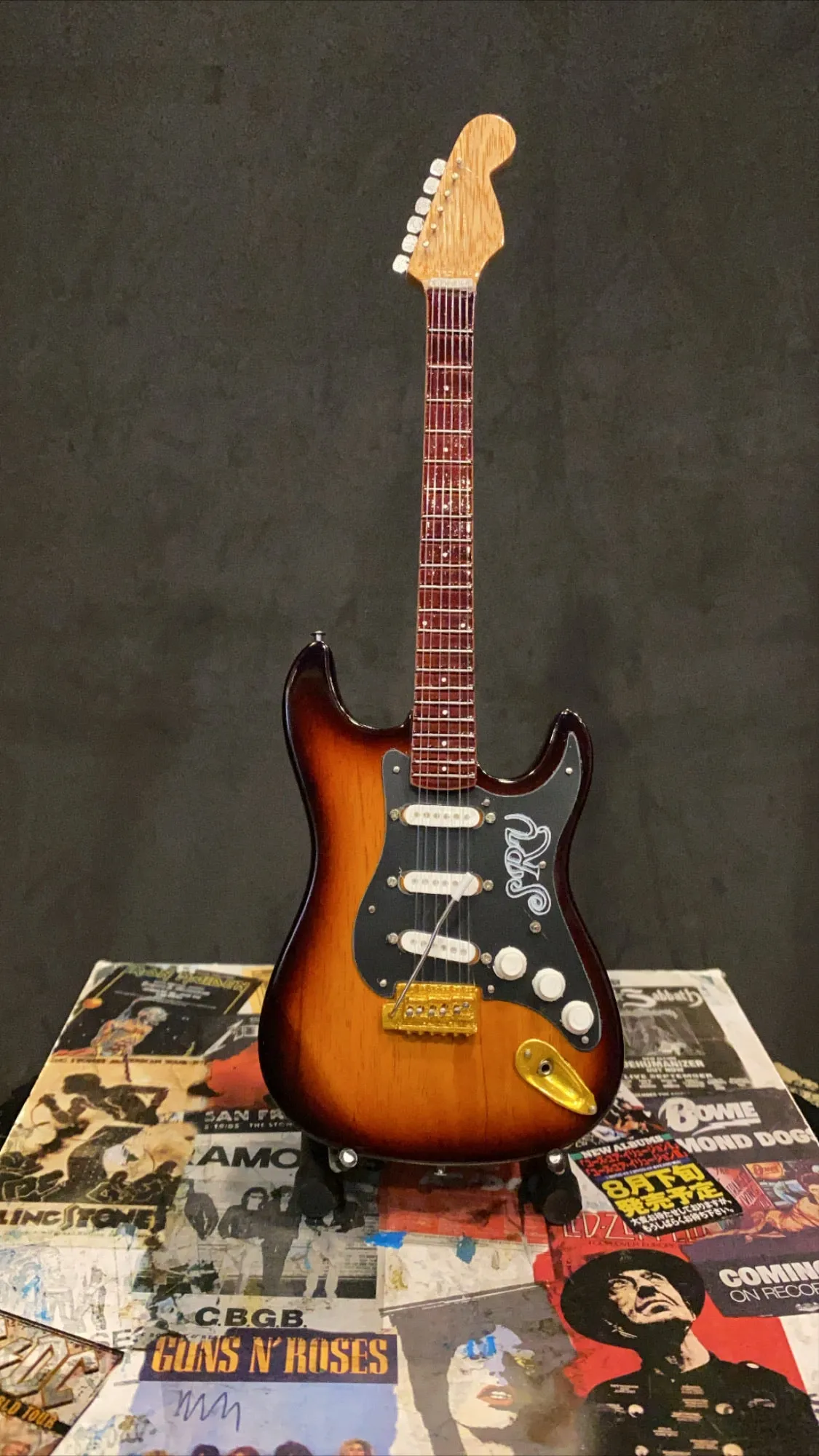 Stevie Ray Vaughan Stratocaster Miniature Guitar