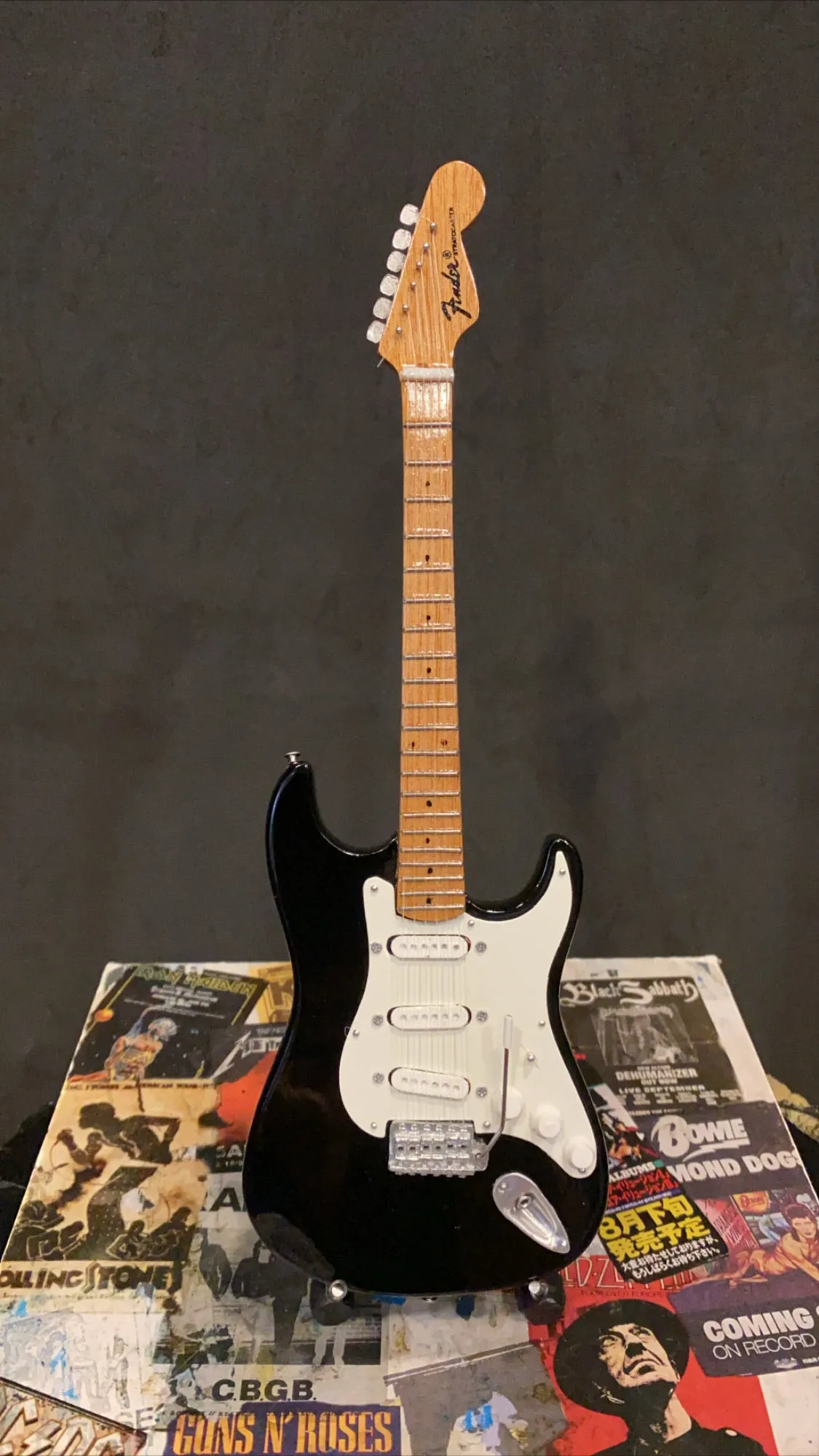 Stratocaster Black Miniature Guitar