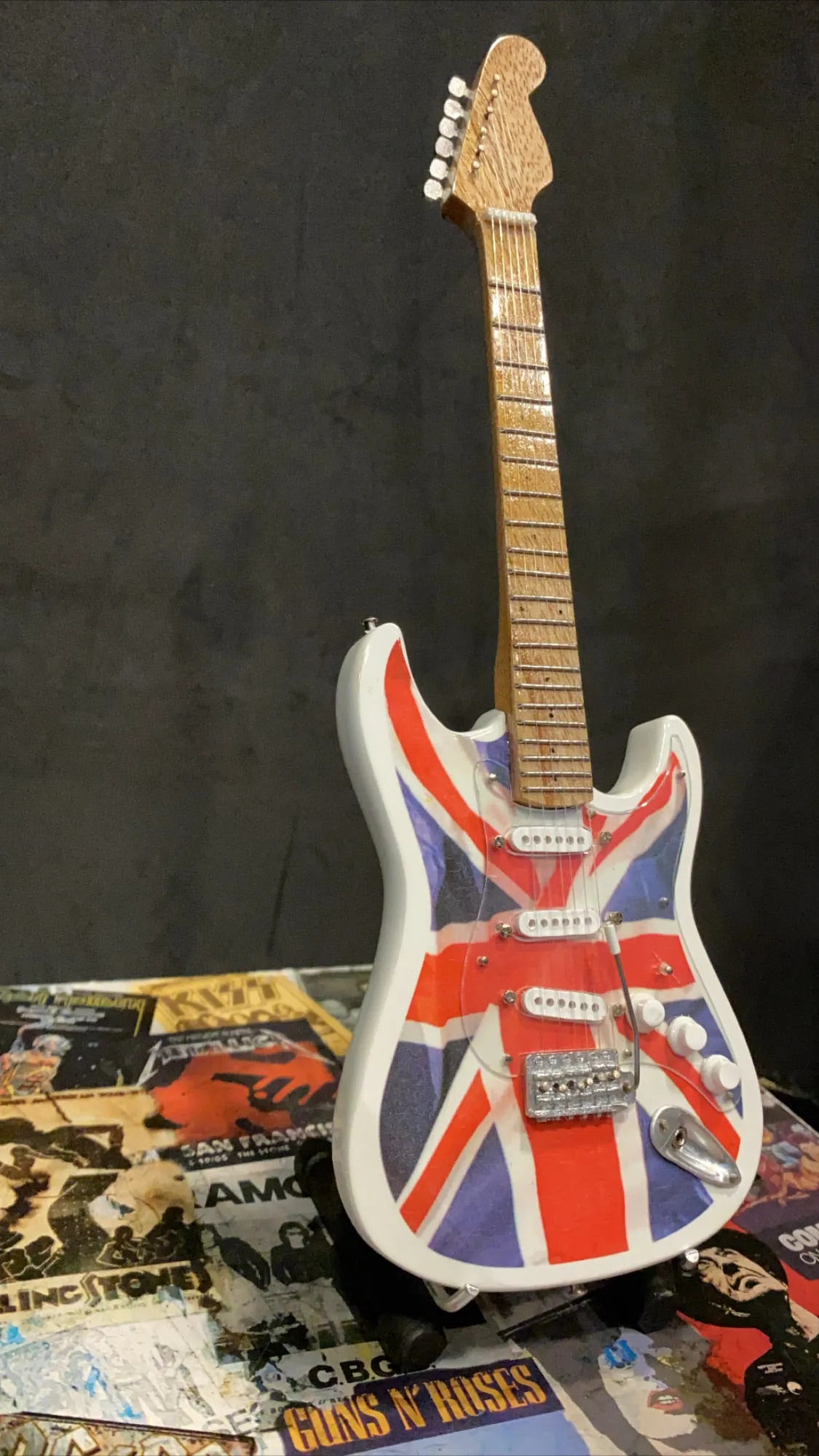 Union Jack Stratocaster Miniature Guitar